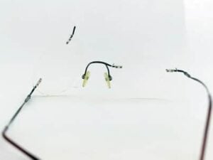 Rimless Metal Eyeglasses Left Bridge Weld