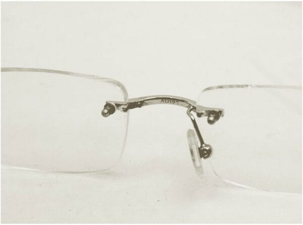 Missing Left Nosepad Arm of Rimless Frame