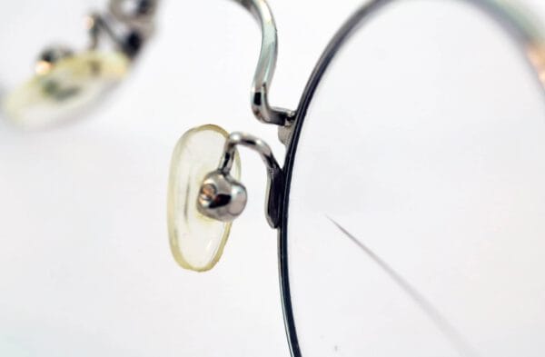 Metal Eyeglasses Nosepad arm retrofit to Screw Type Nosepads - right
